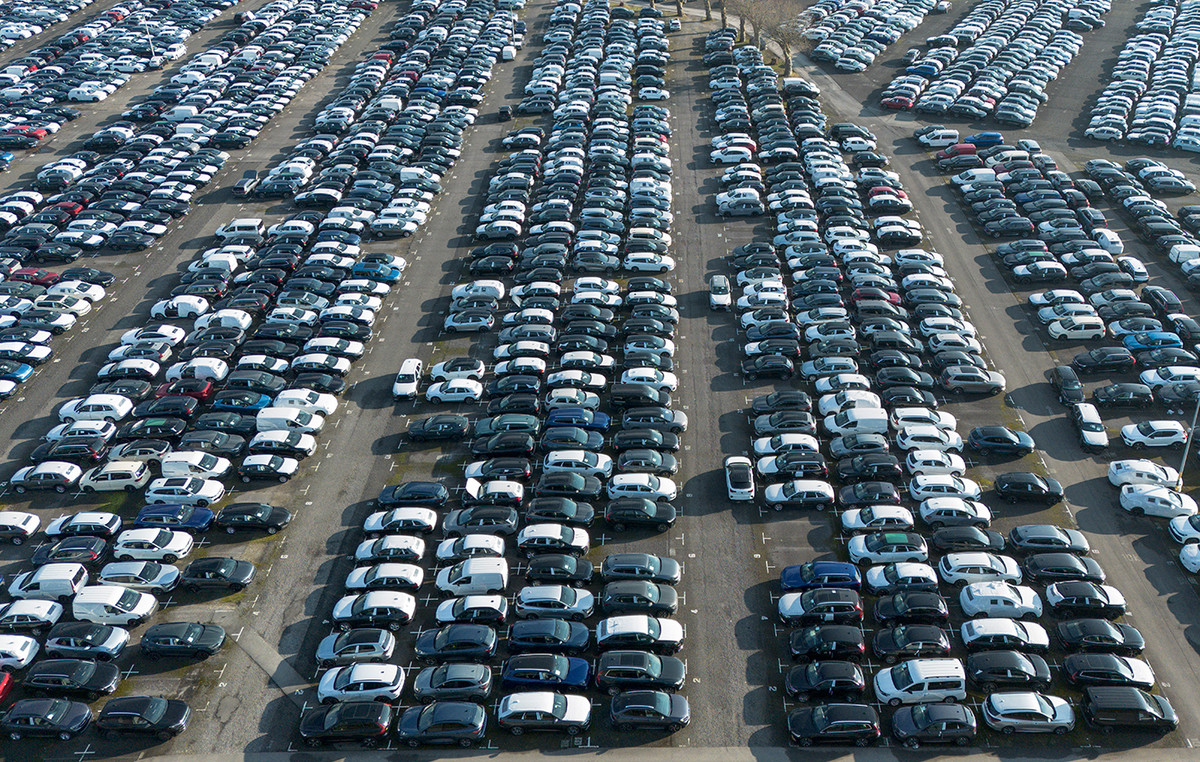Trump expands world trade war: heavy reactions for duties 25% to imported cars