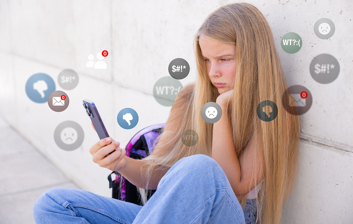 Mobile fee for high school students in Italy since September