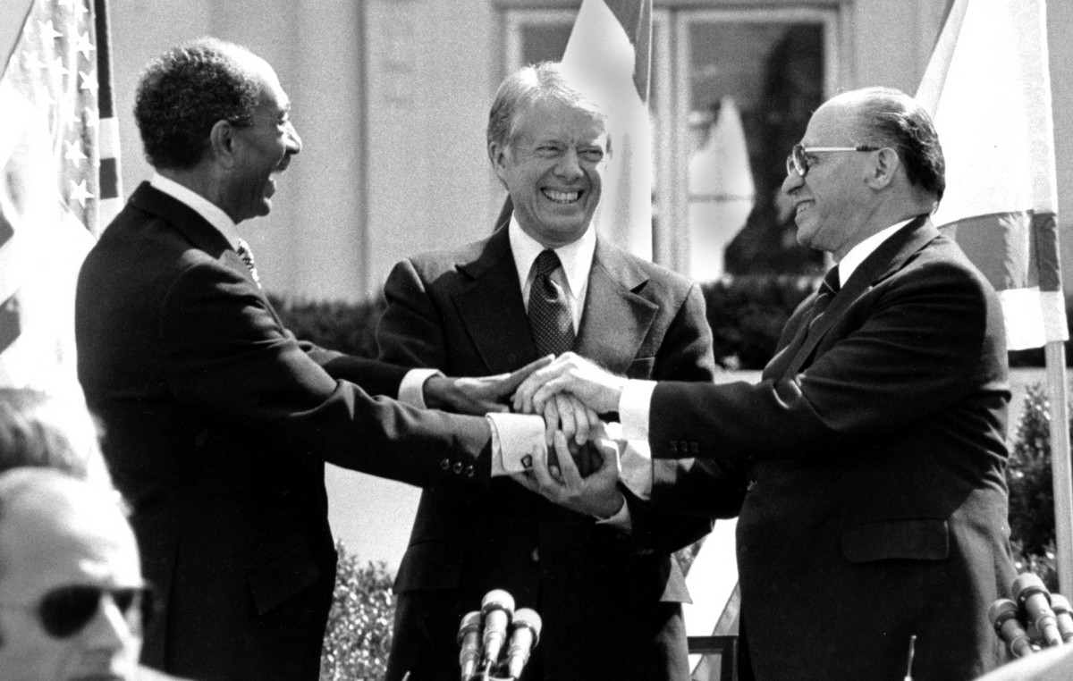 As of today March 26: The day that Egypt and Isarel gave their hands – the peace that cost Sadat’s life