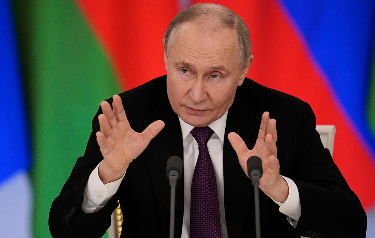 Guardian: Russia makes it clear that if it will “play ball” with Ukraine, it will only be on its own terms