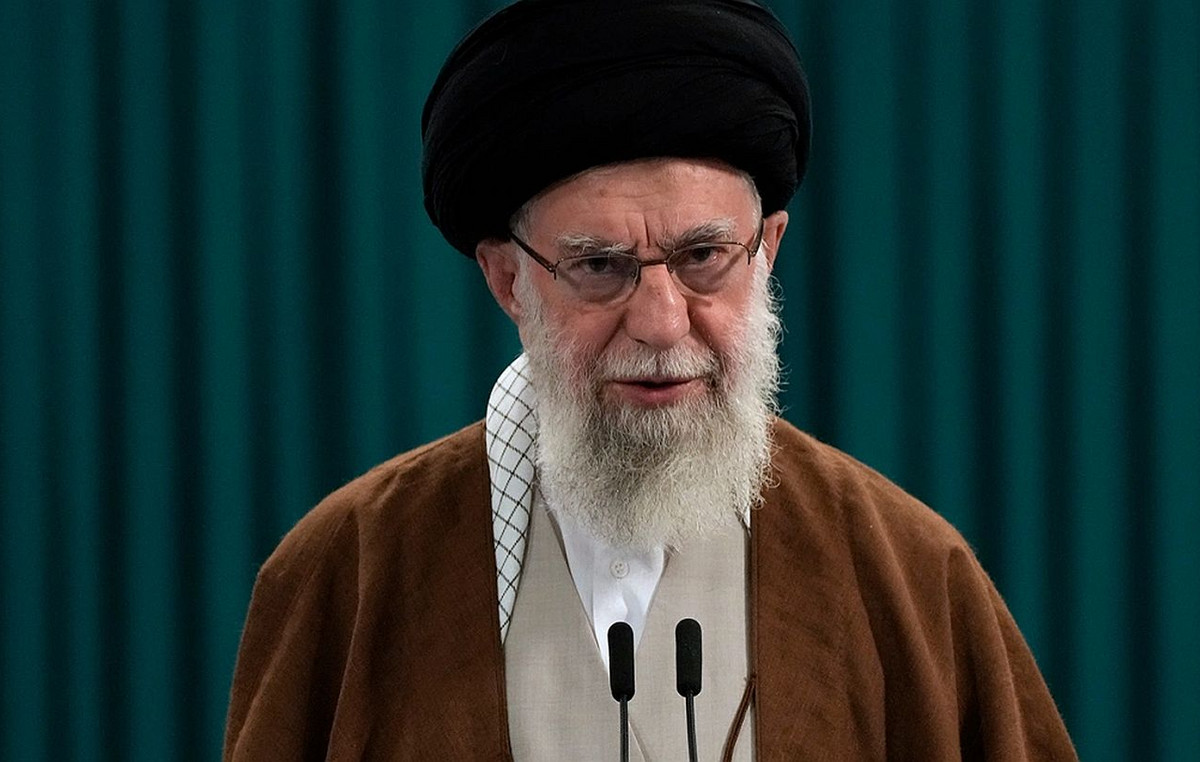 Iran: The supreme leader ordered a detailed investigation into the causes of the explosion in the port of Bandar Abas
