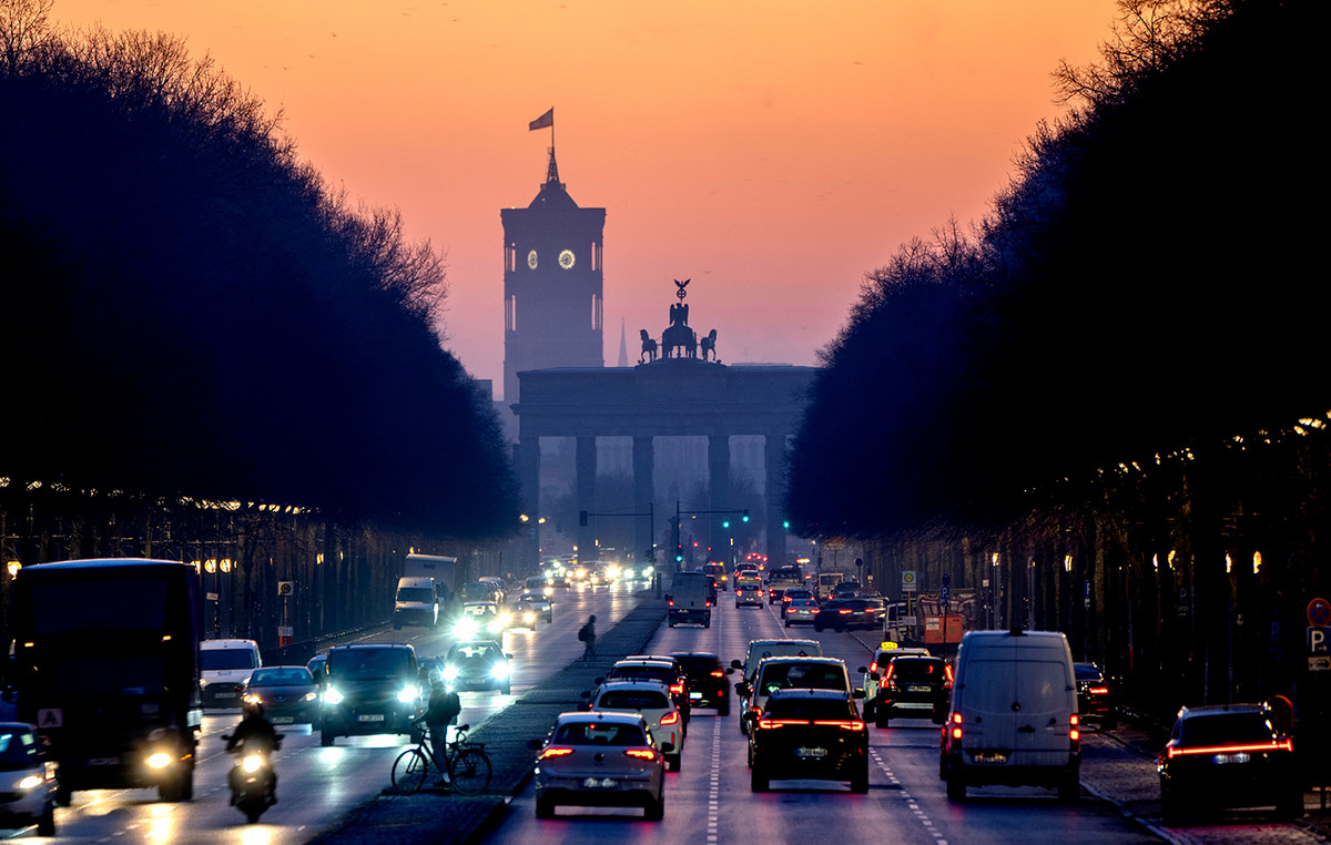 Germany: The government spokesman denied Welt’s report on declaring a “National Emergency Status”