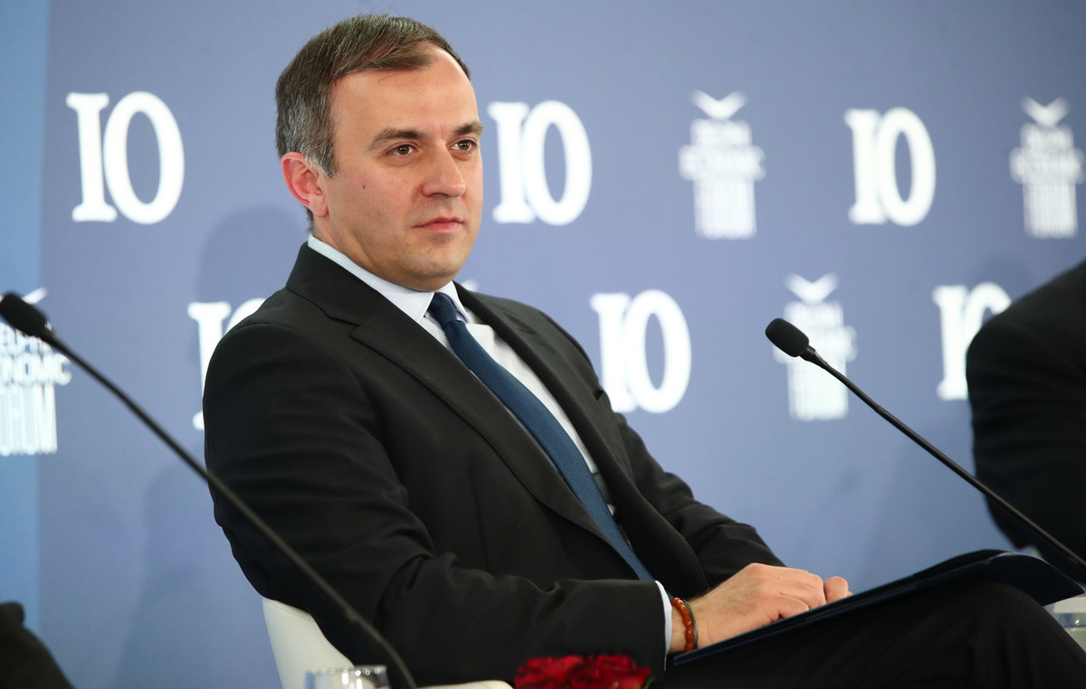 Χατζηβασιλείου: Η κυβέρνηση Μητσοτάκη ενεργοποιεί τον Κάθετο Διάδρομο – Η  Ελλάδα αποκτά στρατηγικό βάρος - Newsbeast