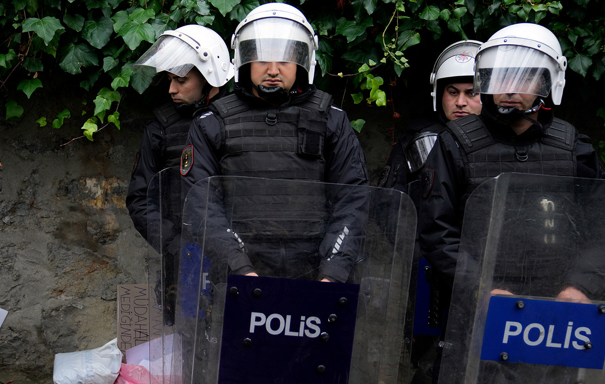 97 students were arrested at a university in Istanbul