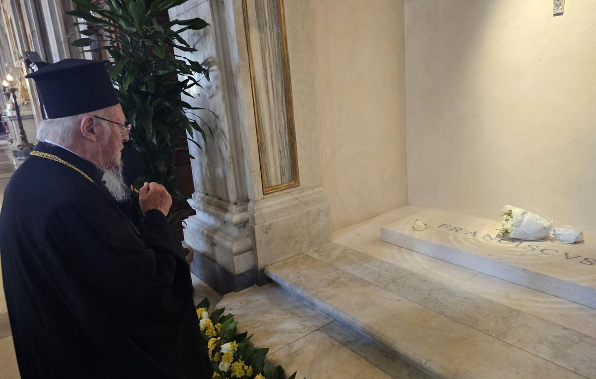 Ecumenical Patriarch Bartholomew visited the grave of the blessed Pope Francis
