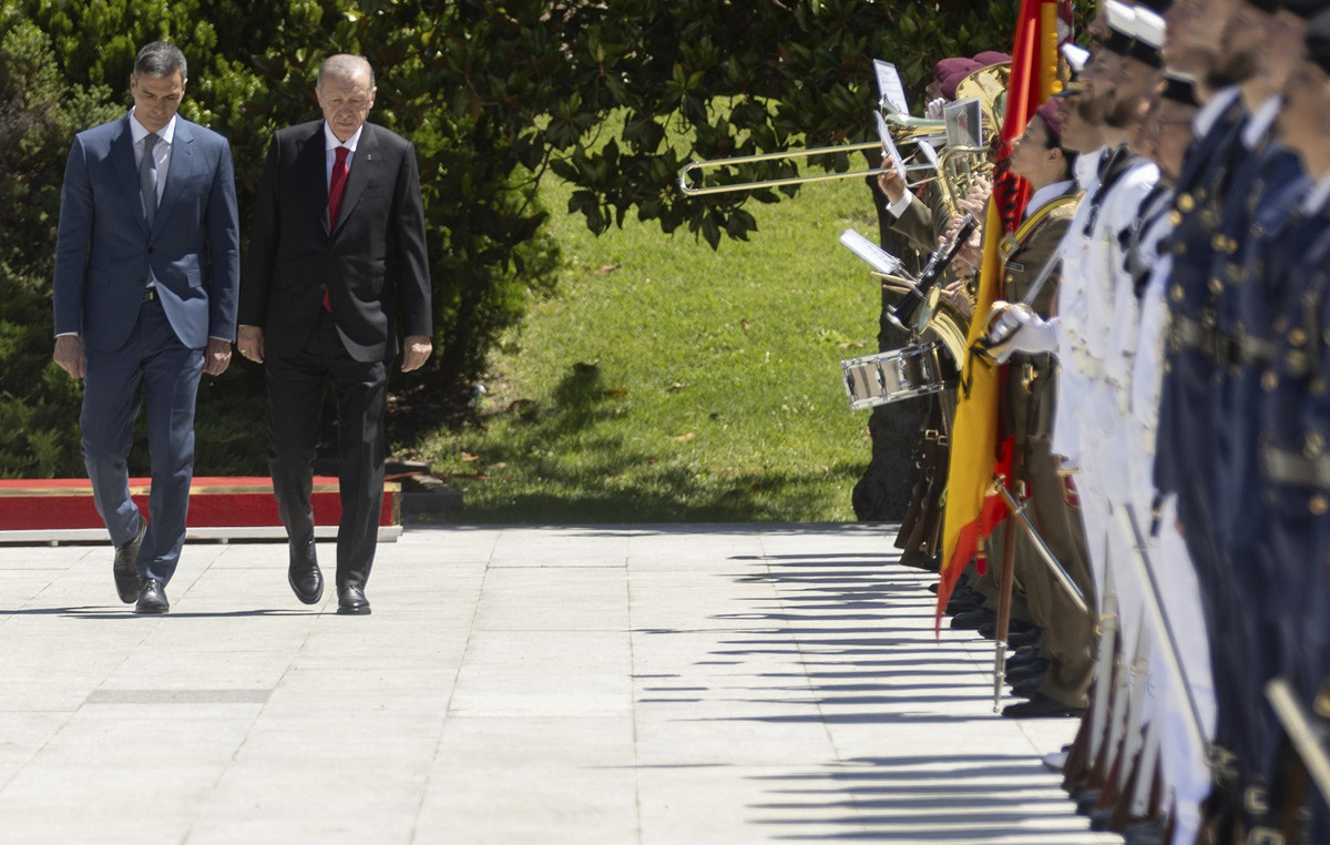 Meeting Recep Tayyip Erdogan with Spanish Prime Minister Pedro Sanchez in Istanbul