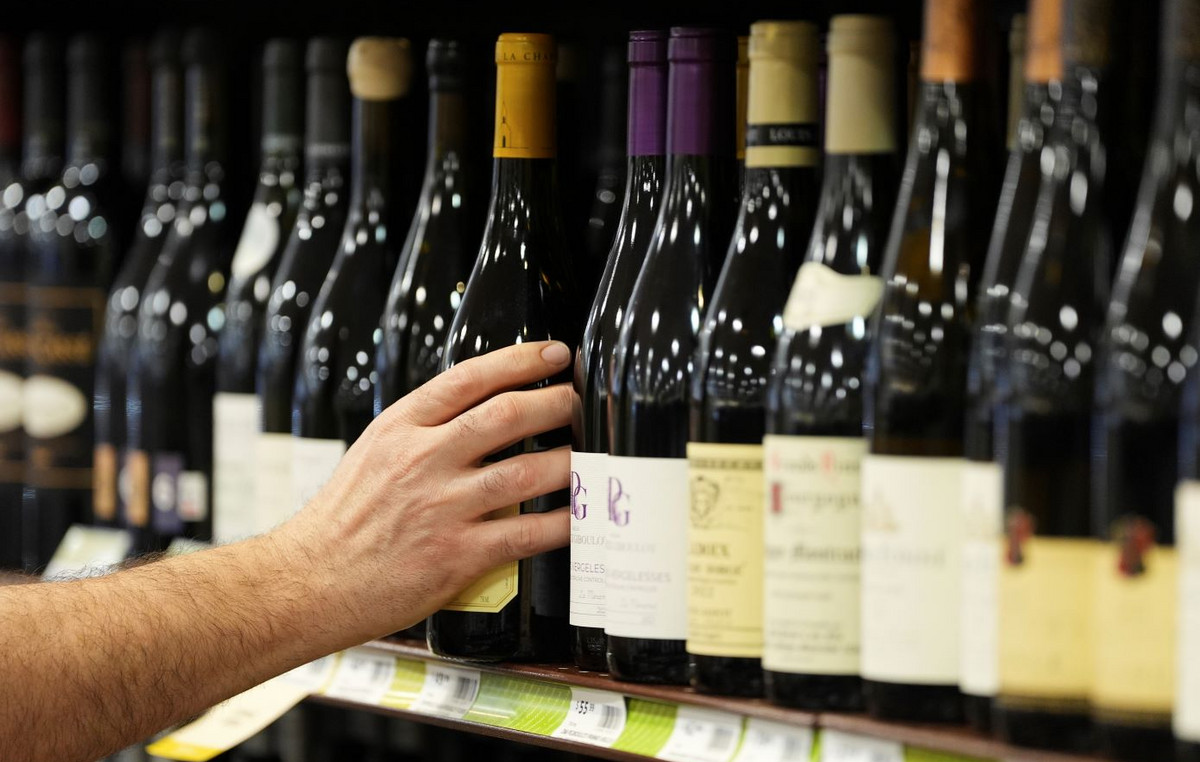 Saudi Arabia is getting ready to lift the ban on alcohol consumption in the face of the World Cup and other events