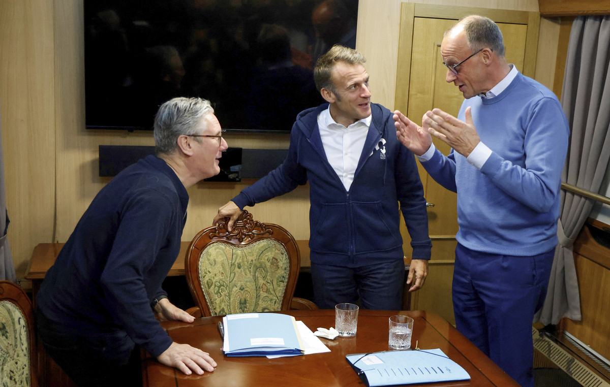 Zelenski meets in Tirana with European leaders