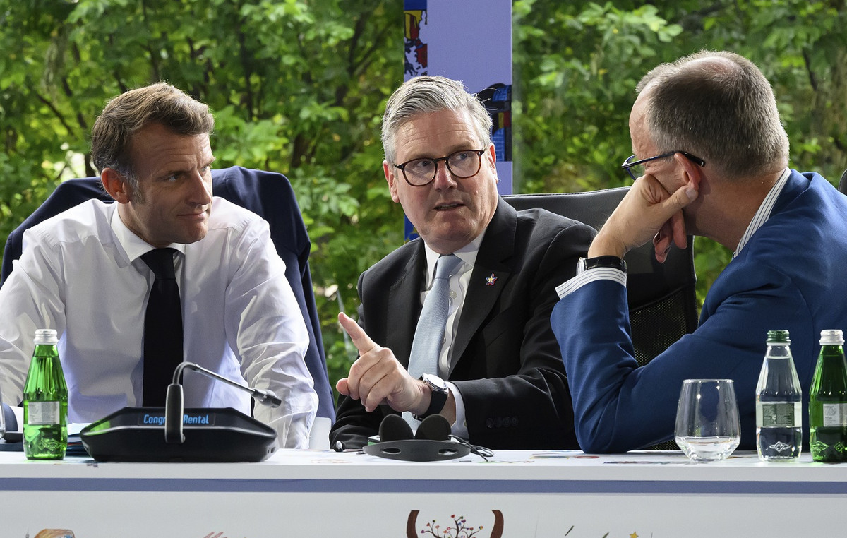 European leaders want to talk to Donald Trump before his telephone contact with Putin