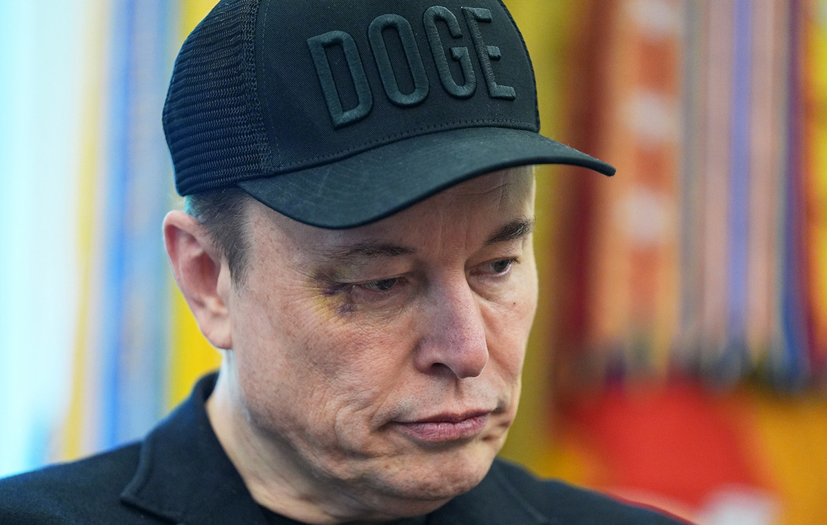 He refused to answer the drug question by Elon Musk – with a tanned eye in the farewell press conference