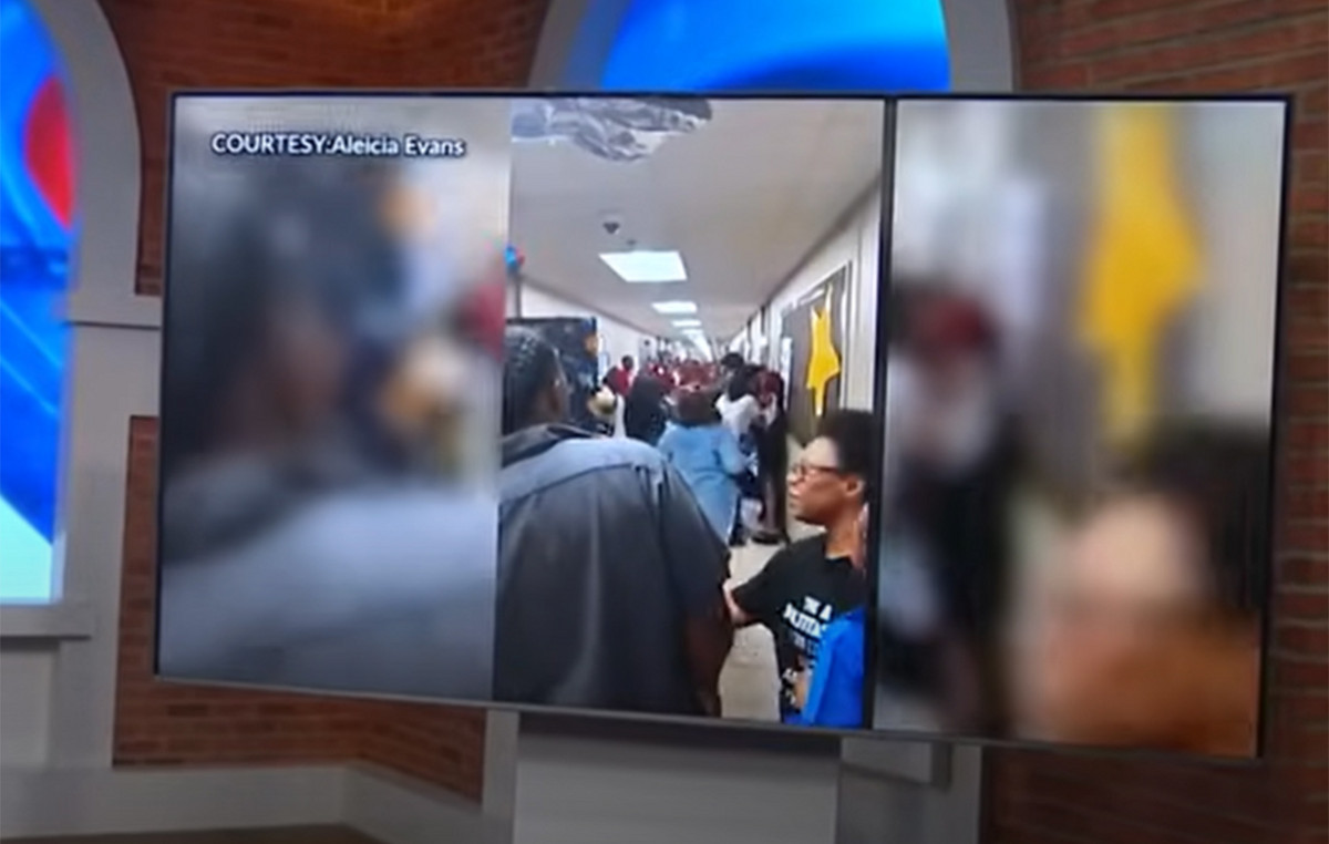 Bad loss in kindergarten: wild fight broke out between parents, their children shouted to stop