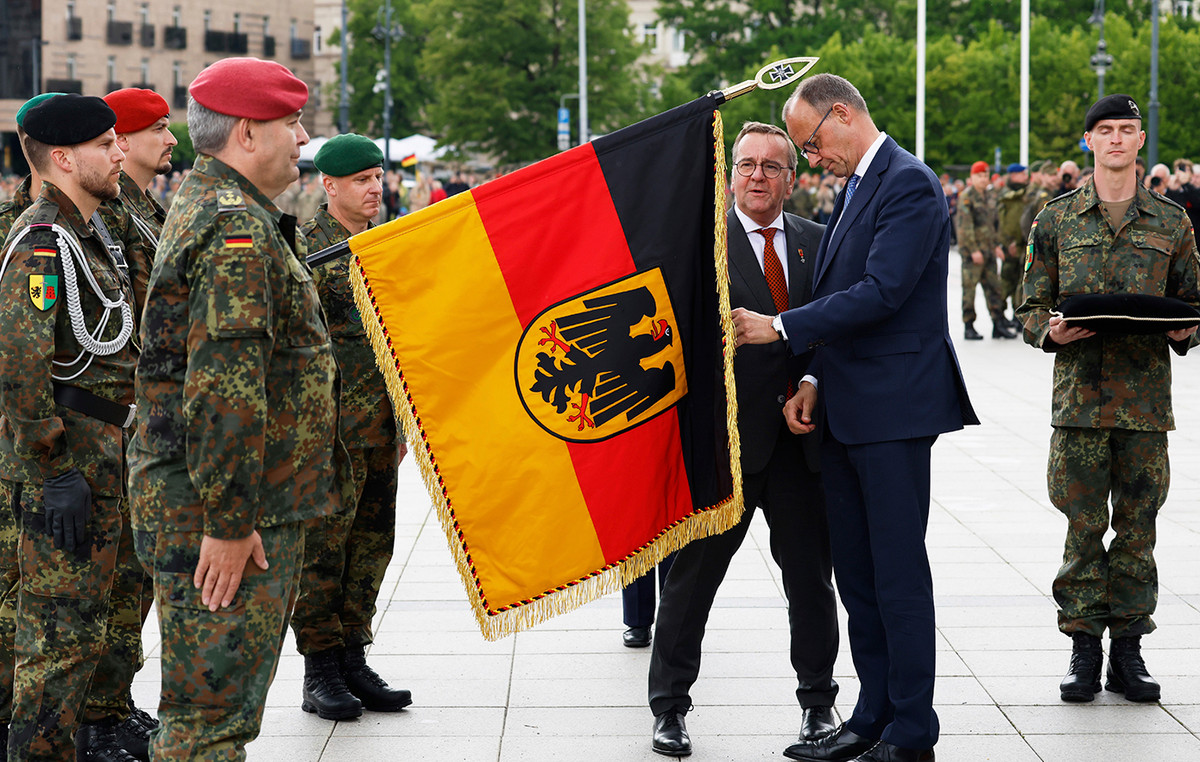 Germany is developing a permanent army on the border with Russia, for the first time after Hilter – see pictures
