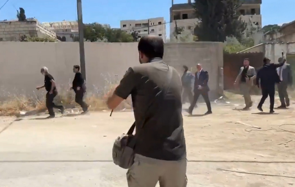 Israelis opened fire on foreign diplomats on the West Bank – The moment they flee