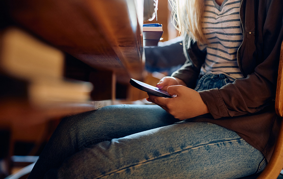 To ban mobile phones in schools throughout the European Union, the Italian Minister of Education asks To ban mobile phones in schools throughout the European Union, the Italian Minister of Education asks