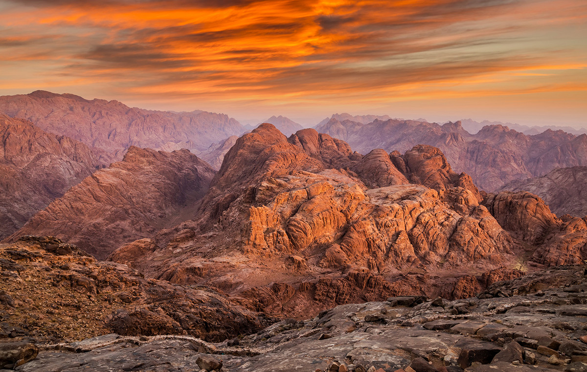 Did Moses get the 10 commands in Saudi Arabia? – The items that may change what we know about Mount Sinai