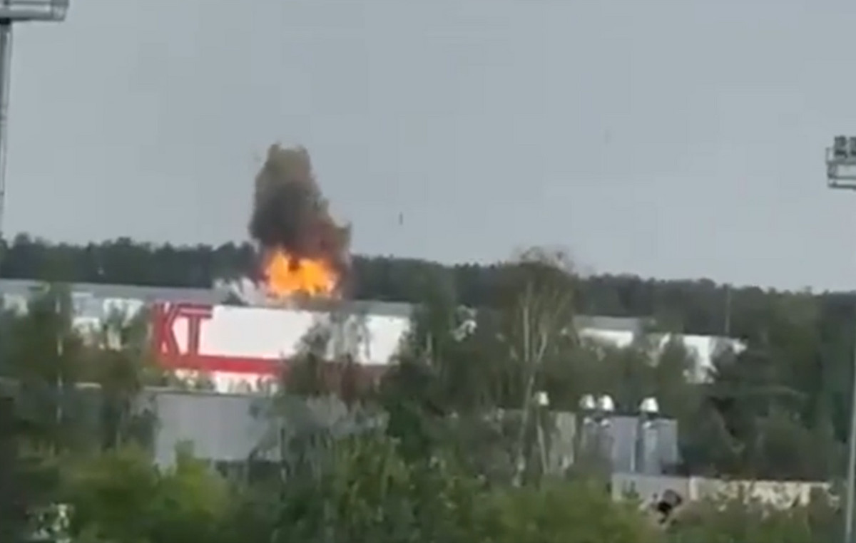 Navy plane crashed in South Korea: Four people were aboard
