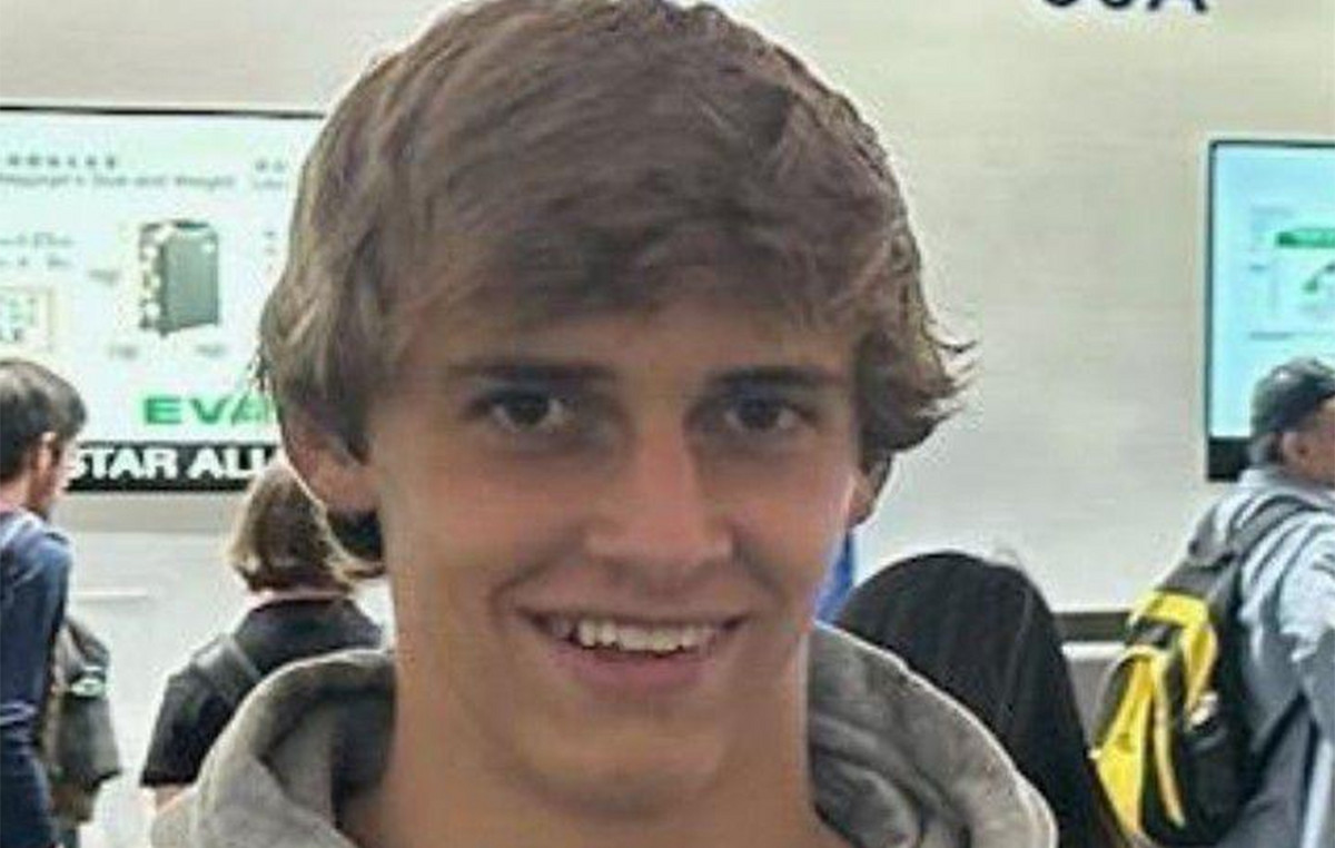 Drunk at a party shot the floor and killed a student on the lower floor