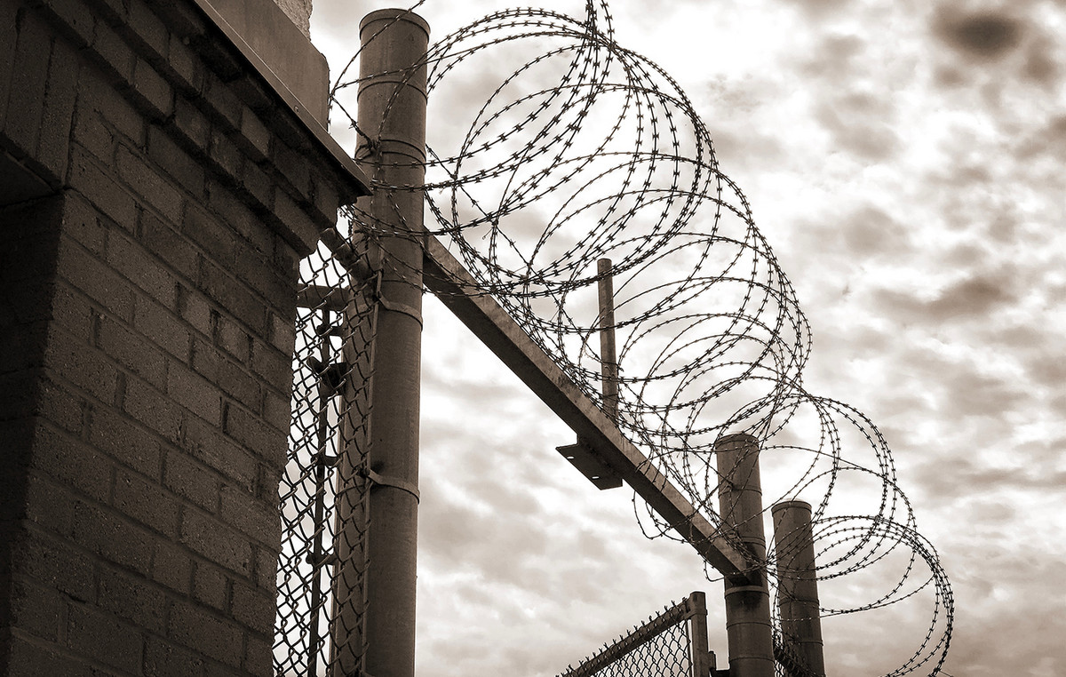 Unbelievable Youth Escape from French Prison: He entered the bag with his detailed clothes