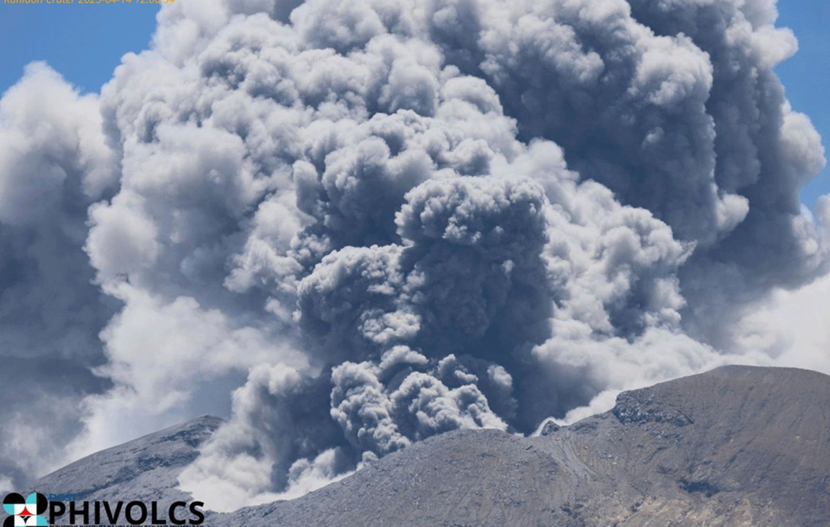The Volcano Cenlaon was re -activated in the Philippines – impressive images from the explosion