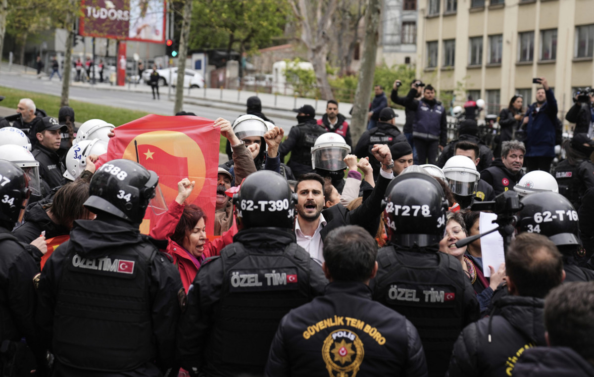 Over 400 arrests in the episodes for May Day in Istanbul Over 400 arrests in the episodes for May Day in Istanbul