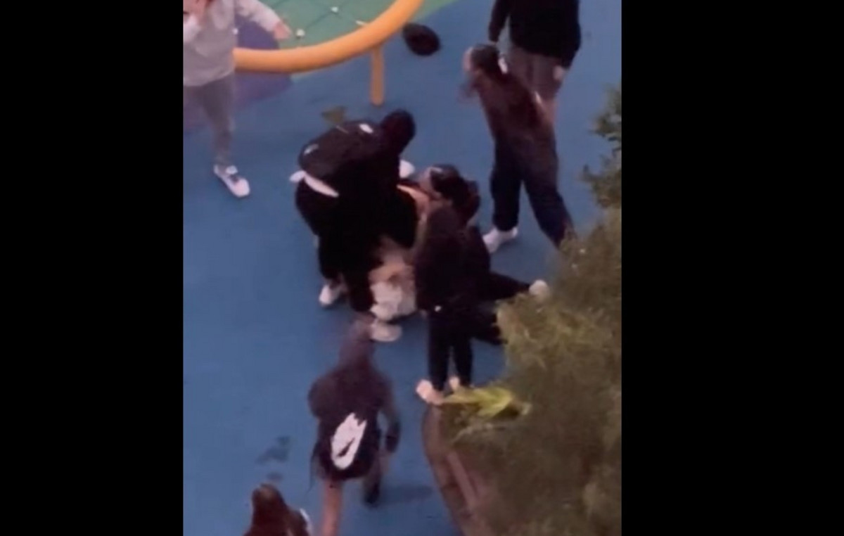 Dozens of teenagers attacked brutal to couple because they were talking Chinese – a wave of rage in China and not only