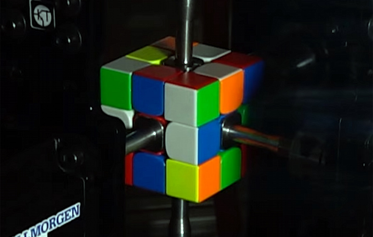 Robot solved Rubik’s cube faster than a eyelid: students break down all records