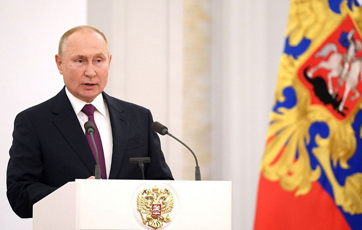 Putin for his succession: he speaks for end but build eternity in the Kremlin