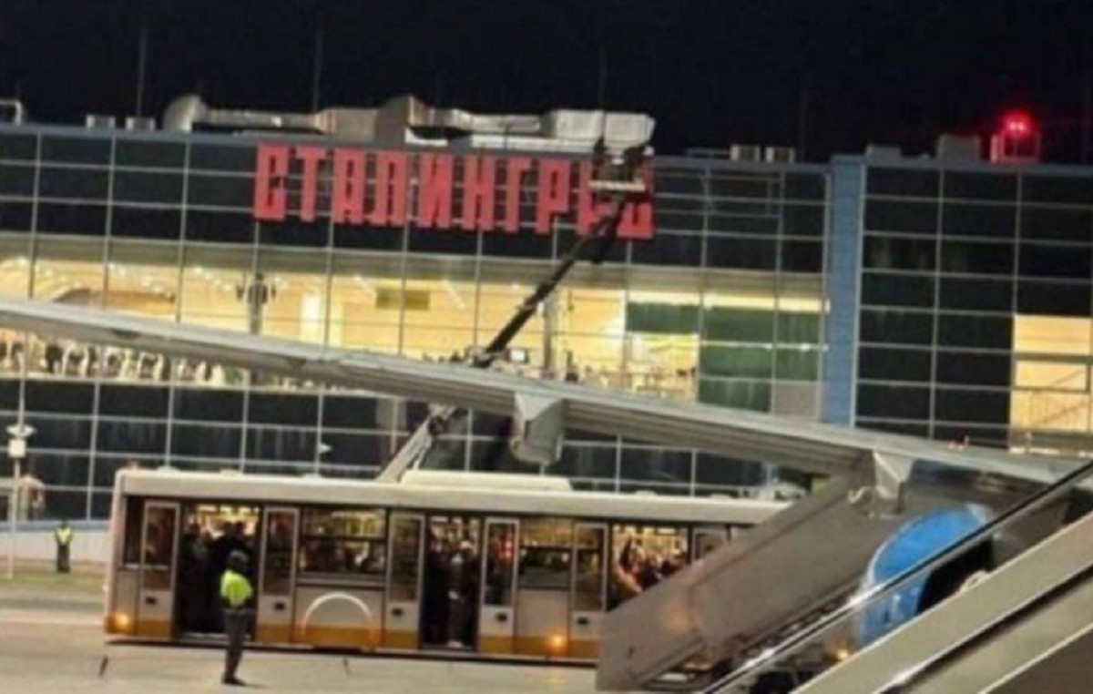 Russia renamed Volgograd Airport to Stalingrad and residents again want the name for the whole city