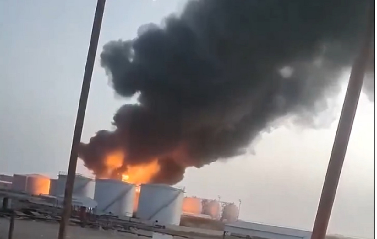 Explosion in Fuel Warehouse in Port Sudan after a drone attack