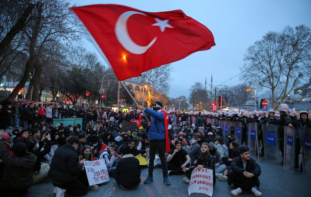 New arrests in Istanbul as part of an investigation against Ekrem Imoglou