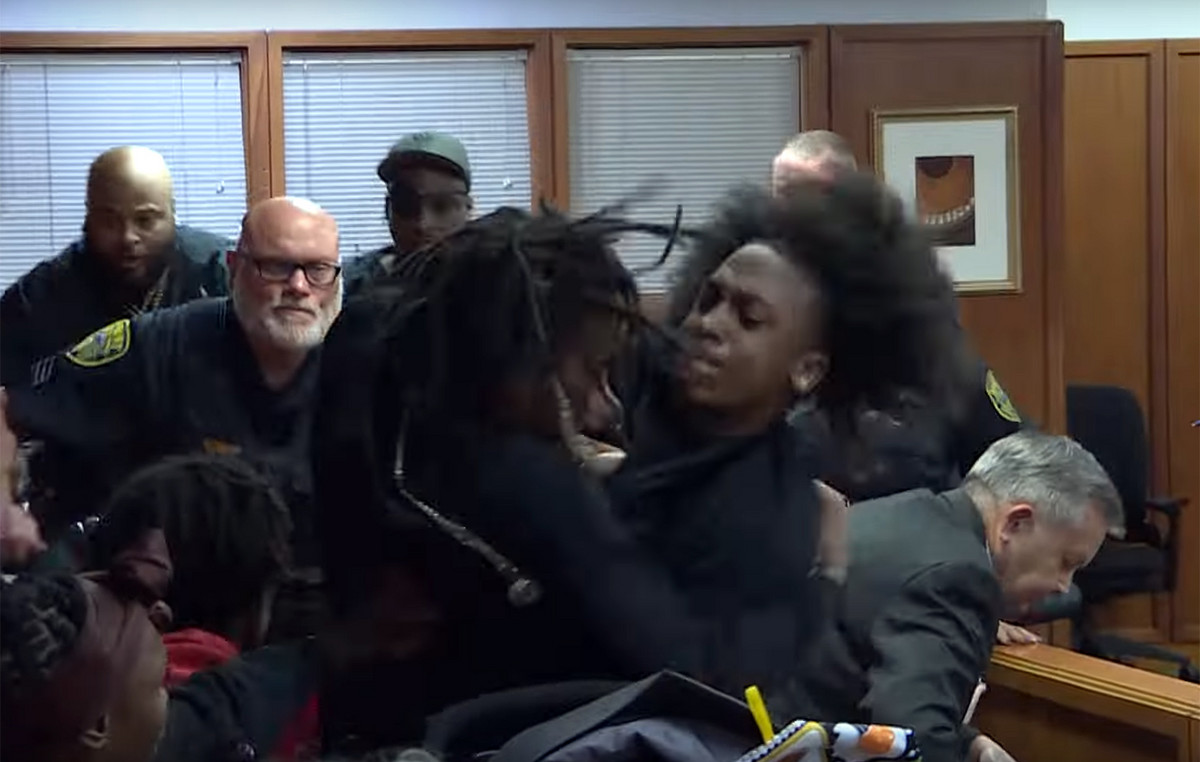 Wild wood in court between the murderer’s mother and relatives of the perpetrator