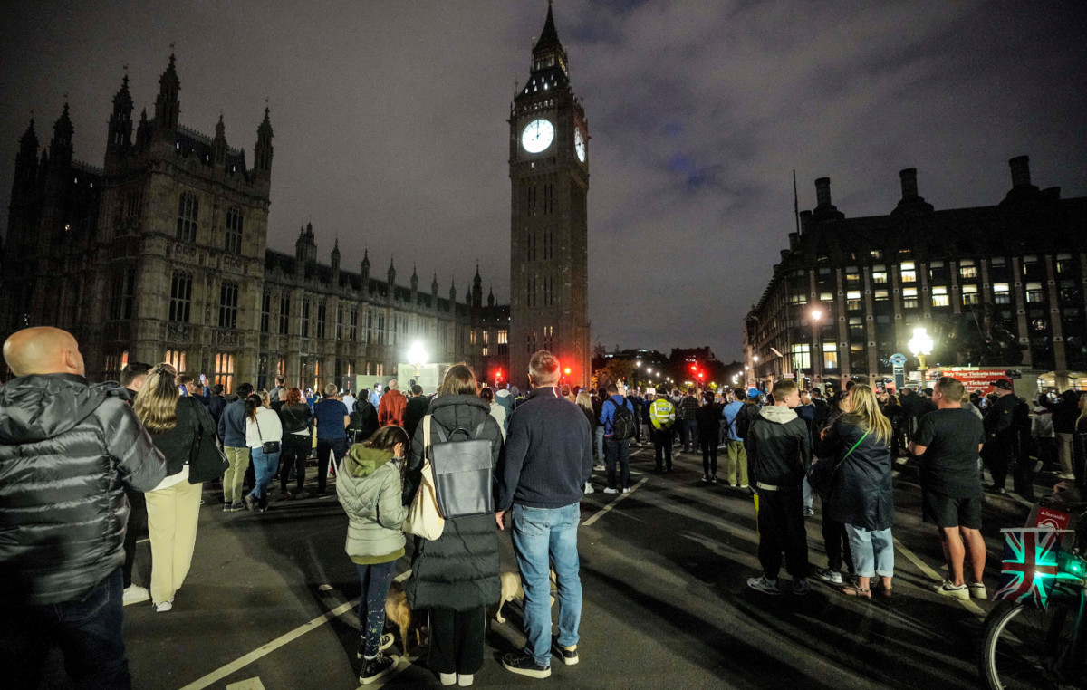 London: The Monument to Queen Elizabeth who will transform the city center