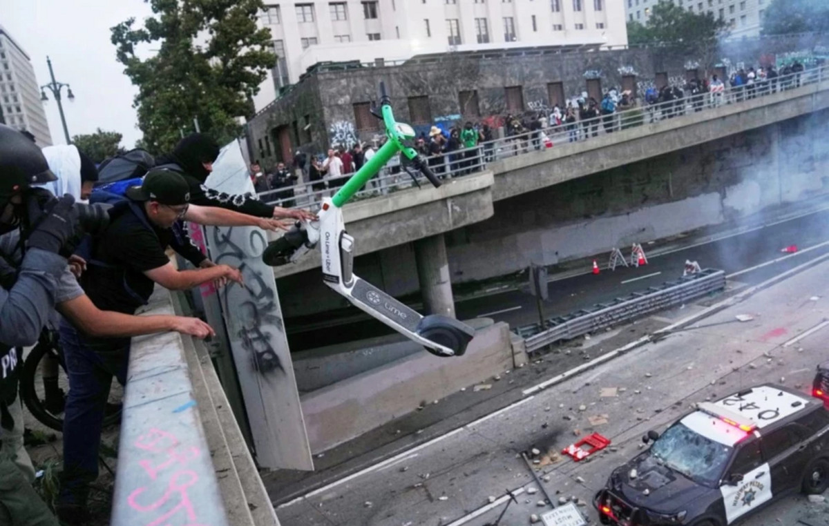 Demonstrations in Los Angeles: Found corpse near looted stores