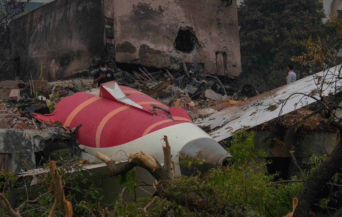 Aircraft crash in India – ‘Black Box’ found