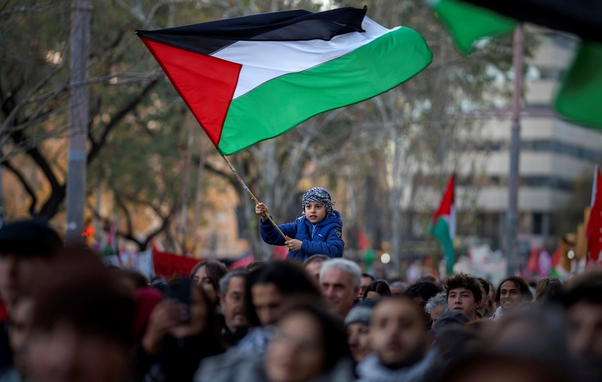 Ireland bans trade with Israeli settlements in the occupied Palestinian territories