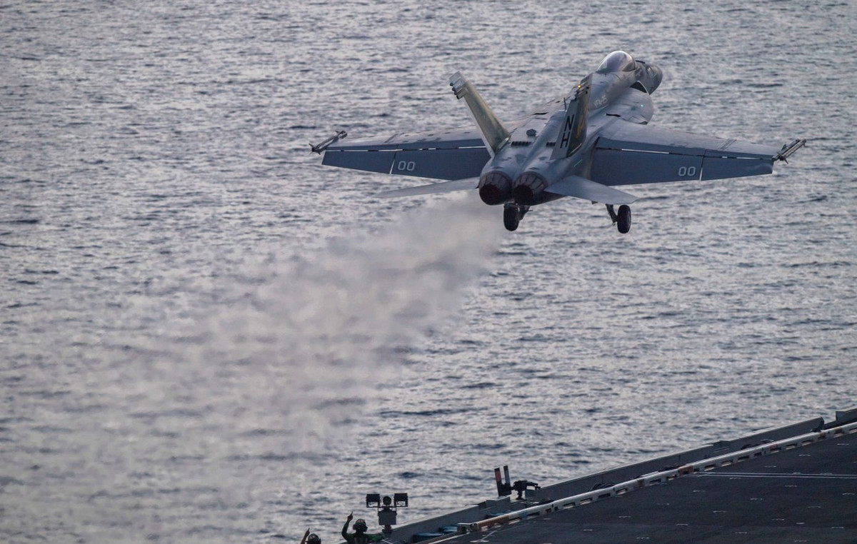 Two China aircraft carriers attempted for the first time at the same time in the Pacific