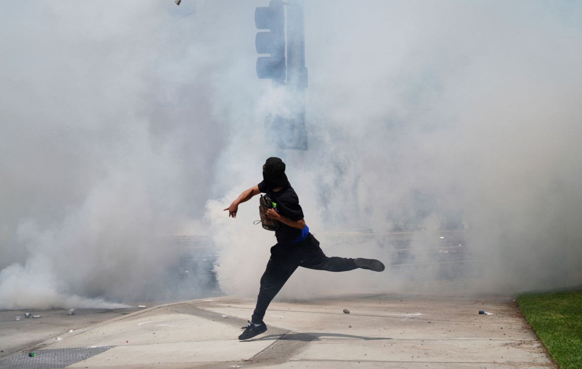 Out of Control The situation in Los Angeles: Trump sends ethnicity amidst riots with irregular immigrants