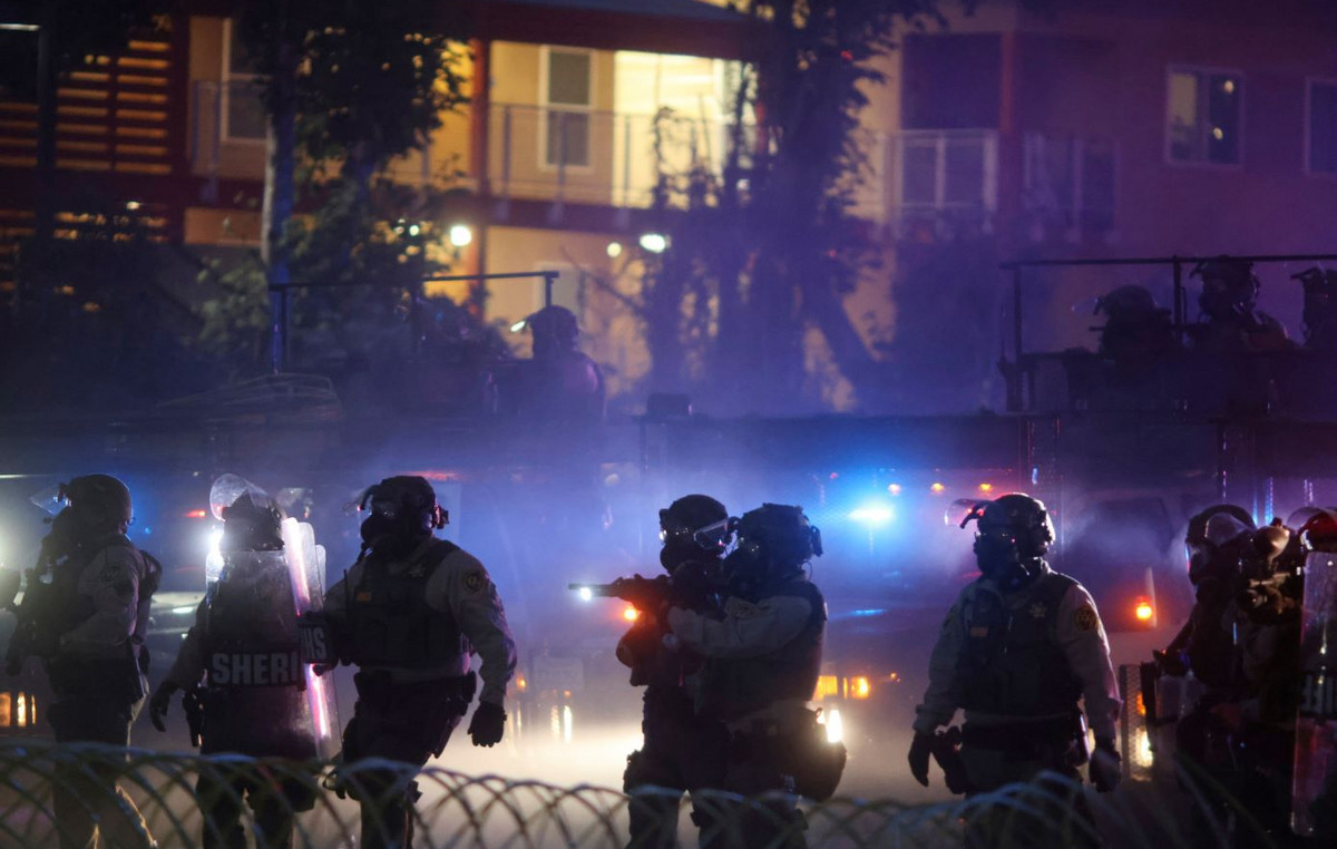 In military cluster Los Angeles: 2,000 members of the National Guard are expected to develop in the city in the coming hours
