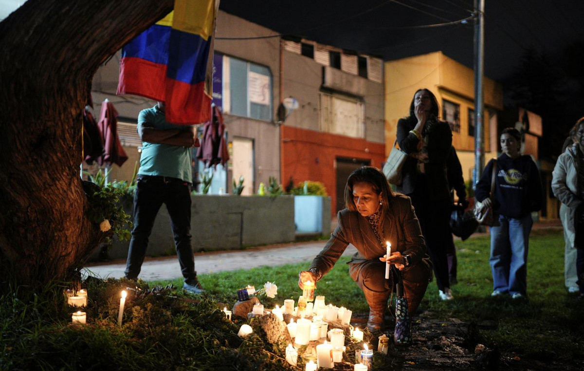 A woman was arrested for attempting to assassinate Colombia’s opposition candidate Miguel Uribe
