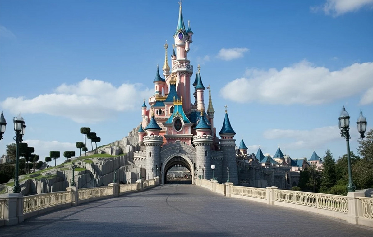 Sounded pedophile the British who rented Disneyland to marry 9 -year -old Ukrainian