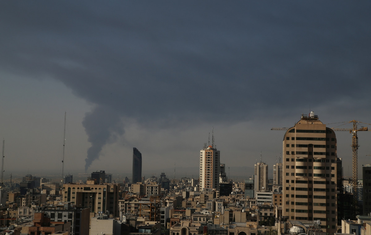 CNN: New Israeli blows in residential areas of Tehran