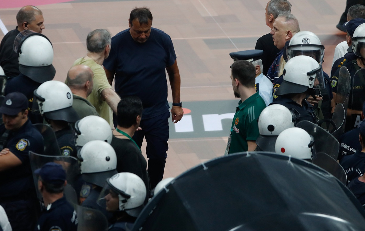 https://www.newsbeast.gr/image/s1200x762/fill/file/files/1/2025/06/apovoli-ataman.jpg
