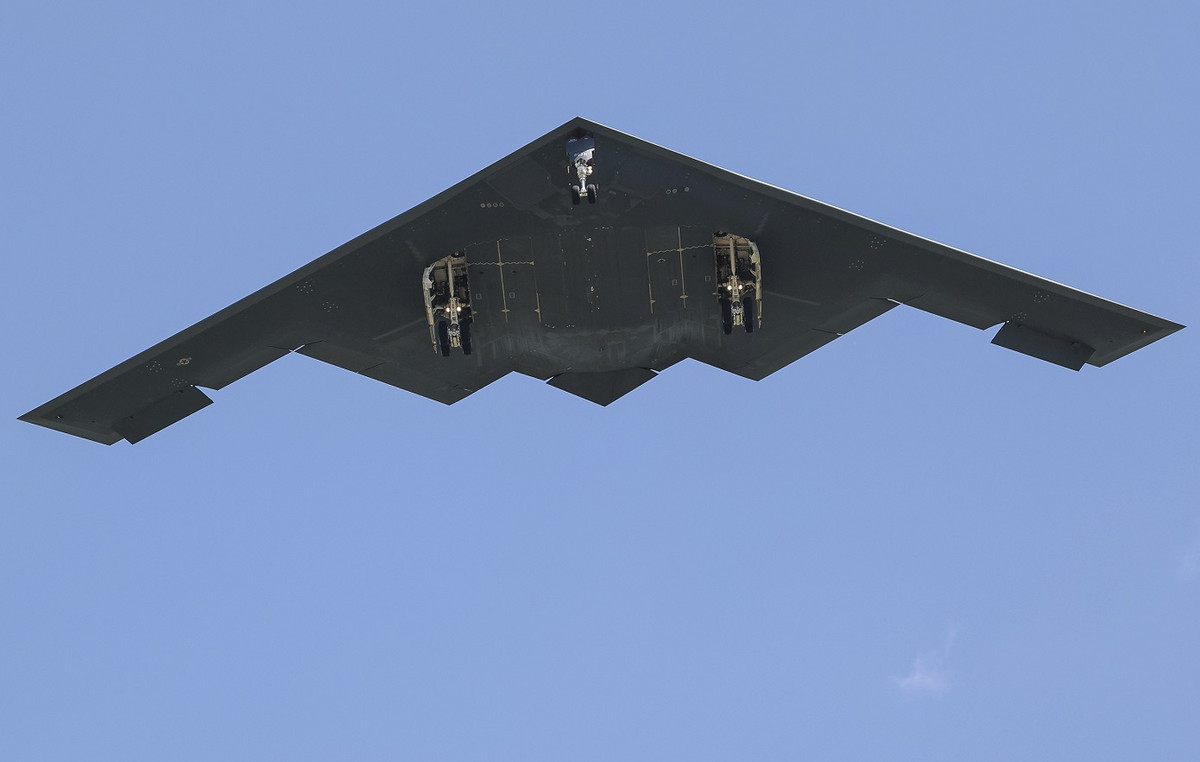 The B-2 bombers that hit Iran first appeared in the bombings against Yugoslav in 1999