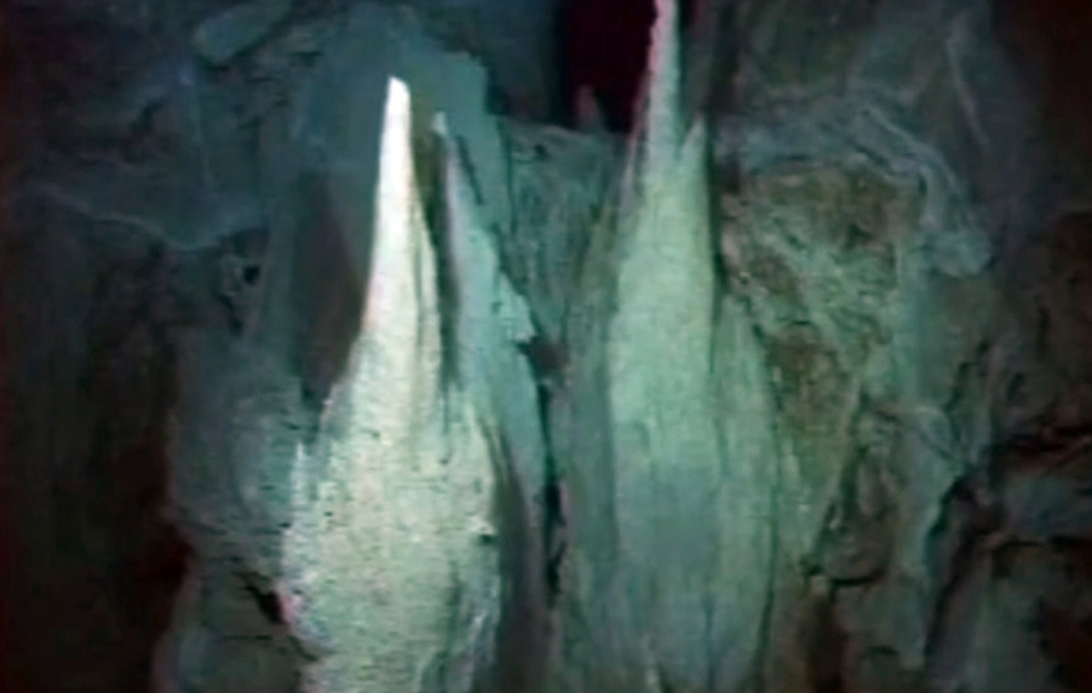 Ancient “Lost City” at the bottom of the Atlantic Ocean holds the key to the origin of life