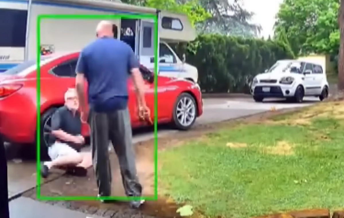 Wild fight with customer for the tip – the drunken and armed delivery required the money