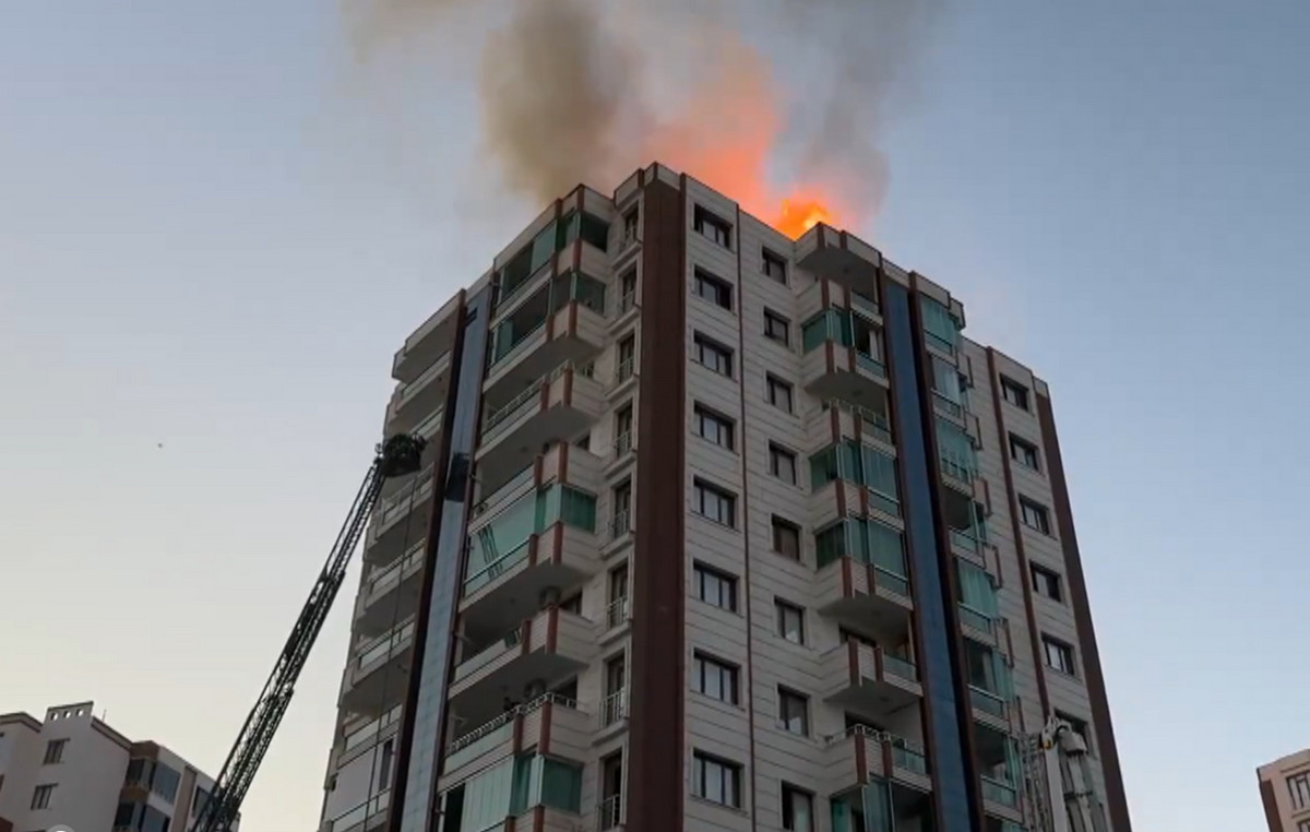 Fire in 13 -storey apartment building in Turkey: Four dead the report