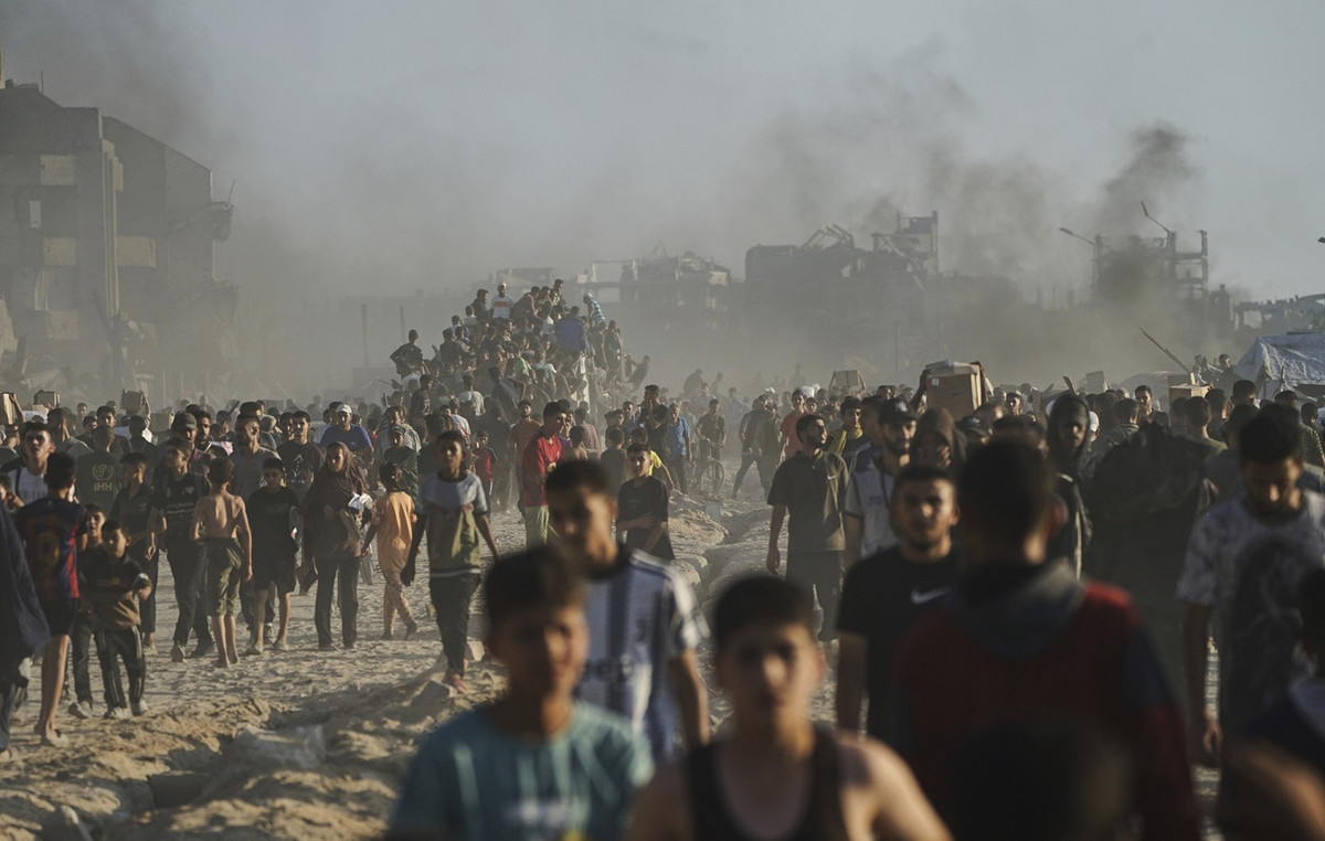 Gaza: Over 50 dead near Israeli Fire Aid Center – in total at least 73 victims yesterday