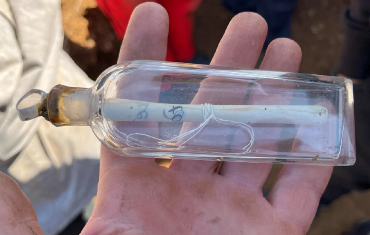 Solved after 47 years the mystery of the message in a bottle from the North Sea
