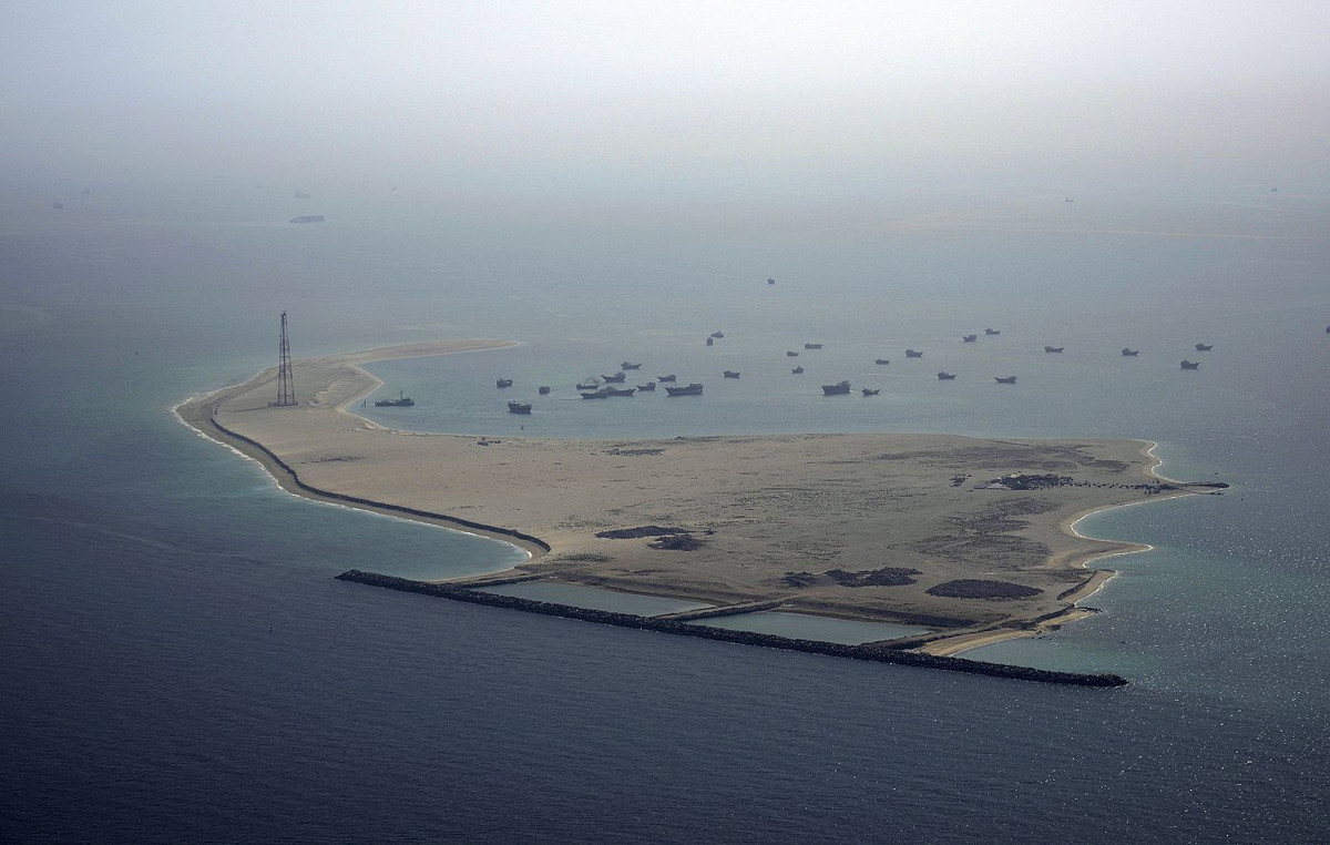 The impact of the possible closure of the straits of the hormone