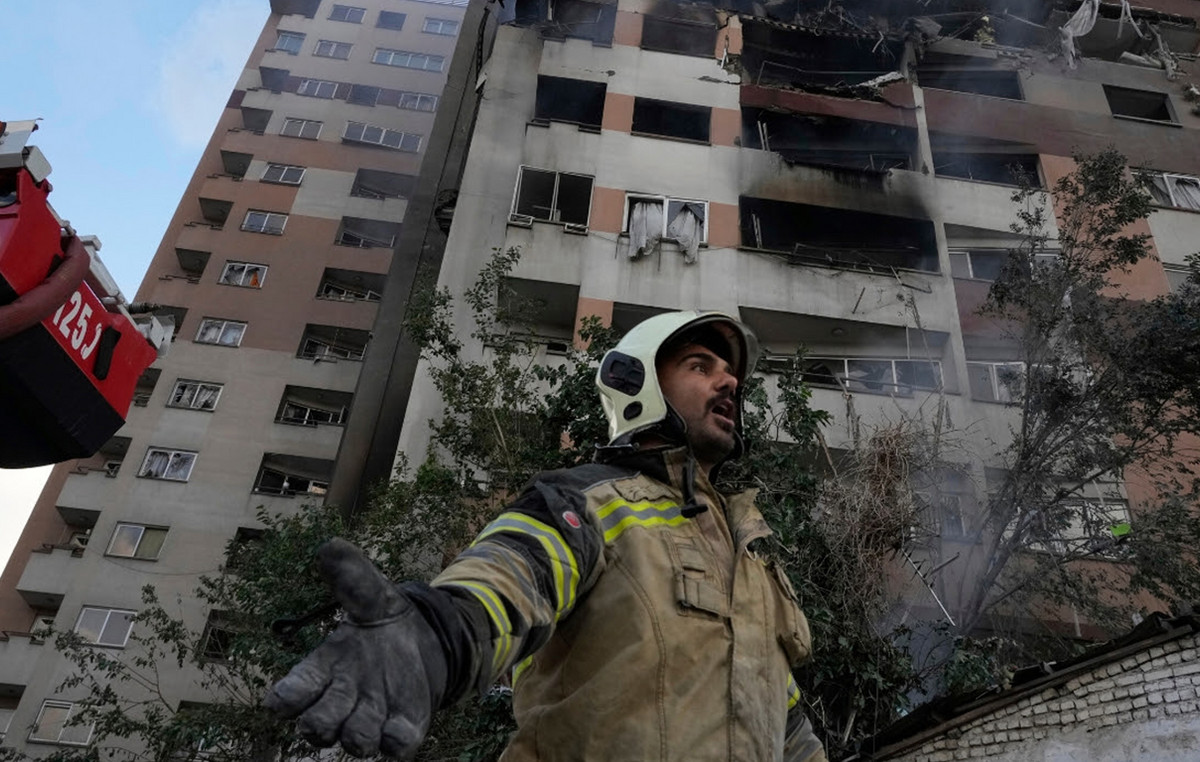 Commanders of the Revolutionary Guards and scientists killed in Israeli attack on Iran